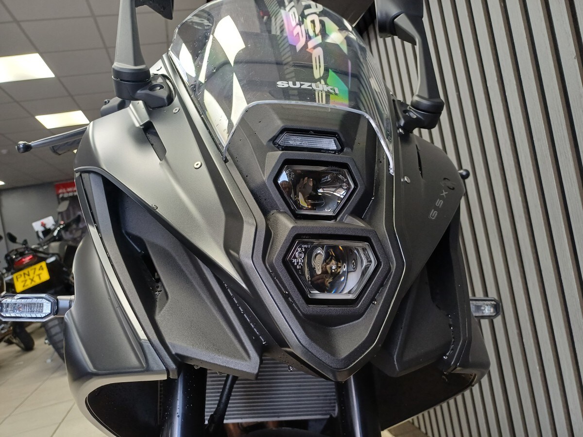 Used Suzuki GSX-8R for sale - 78394782: Photo 11