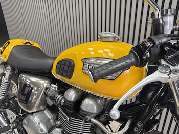 Used Triumph THRUXTON 865 2005 for sale - bike-78394974: Photo