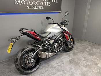 Used Suzuki GSX-S1000 2025 for sale - bike-78395661: Photo