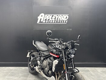 Used Triumph TRIDENT 2022 for sale - bike-78945205: Photo