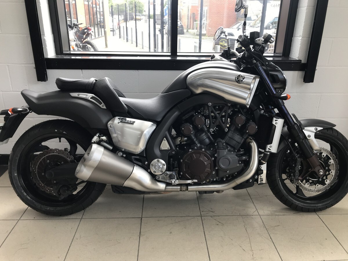 Used Yamaha VMAX 1700 for sale - 78745965: Photo 13