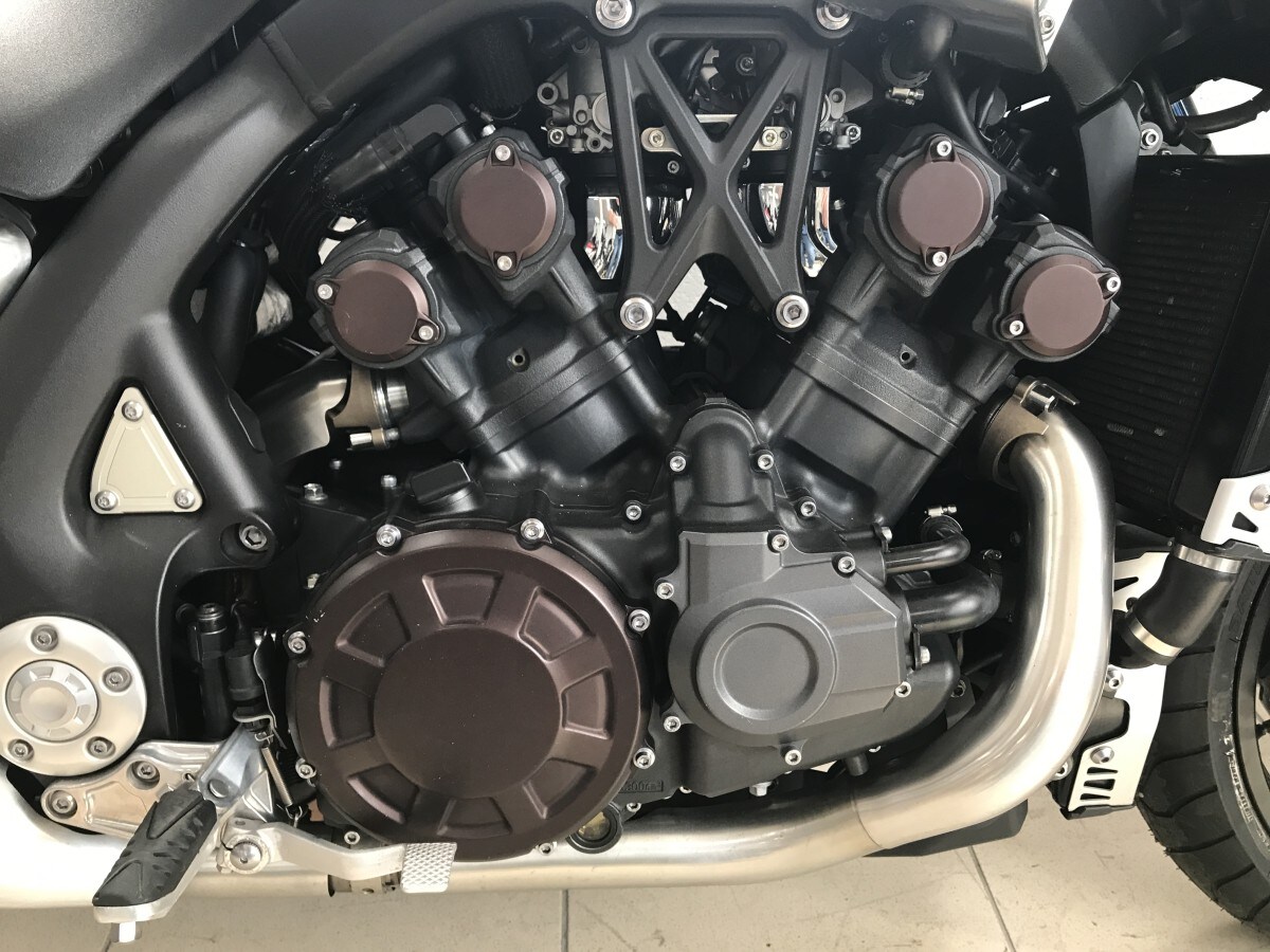 Used Yamaha VMAX 1700 for sale - 78745965: Photo 4
