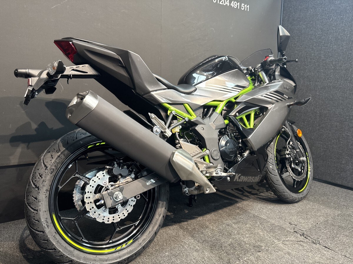 Used Kawasaki Ninja 125 for sale - 78394543: Photo 7