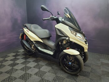 Used Piaggio MP3 300 SPORT undefined for sale - bike-78395919: Photo