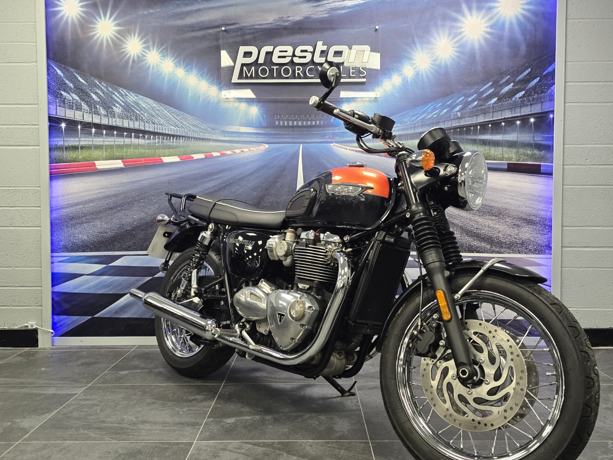 Used Triumph BONNEVILLE T120 2020 for sale - 78394178: Photo 2