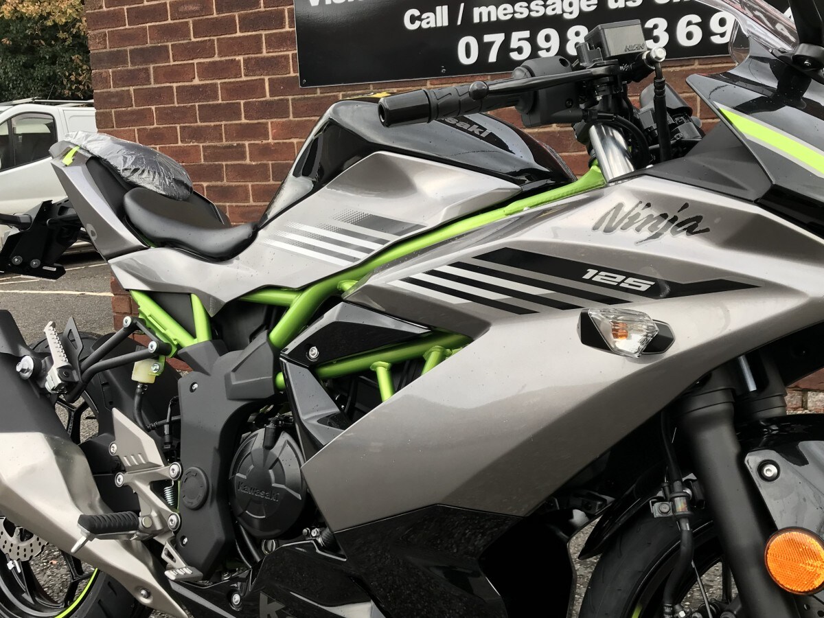 Used Kawasaki Ninja 125 for sale - 78394860: Photo 8