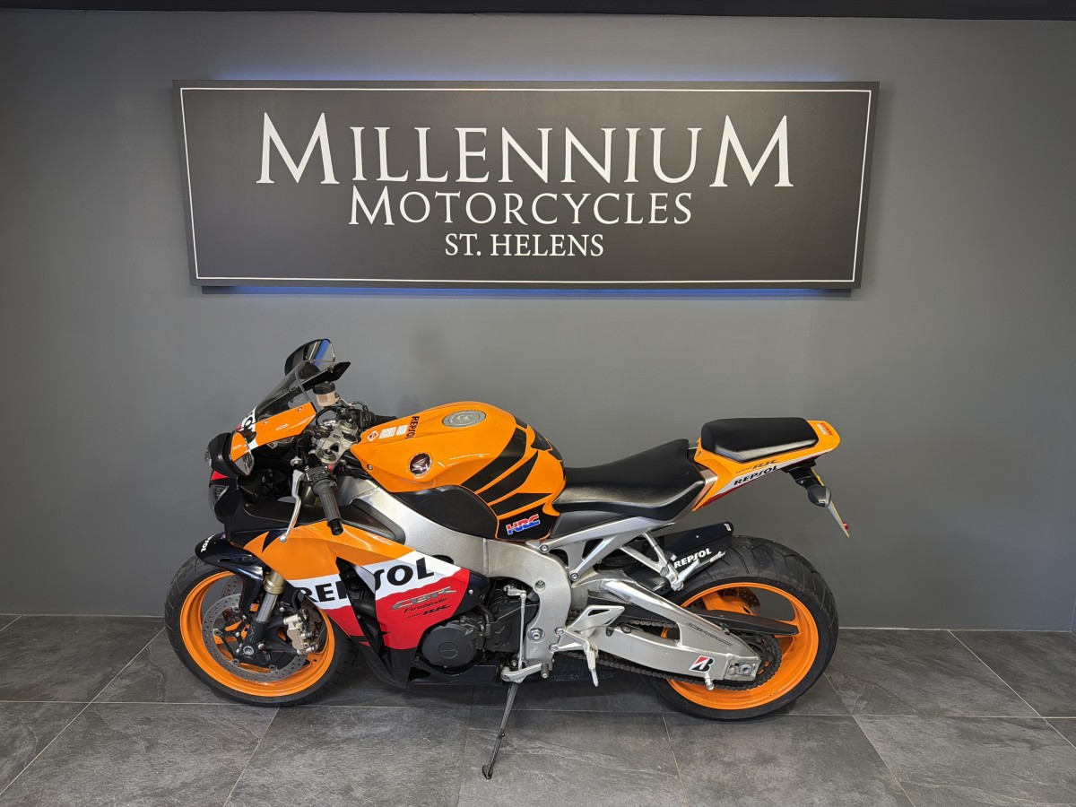 Used Honda CBR 1000 RR-9 2009 for sale - 78446124: Photo 11