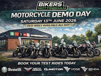 Used Triumph STREET TRIPLE R 2023 for sale - bike-78466438: Photo