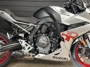 Used Suzuki GSX-8R undefined for sale - bike-78395158: Photo