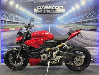 Used Ducati STREETFIGHTER V2 2023 for sale - bike-79765674: Photo