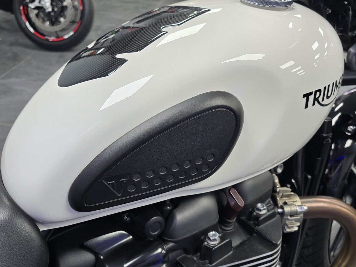 Used Triumph BONNEVILLE STREET TWIN 2020 for sale - 78394180: Photo 10