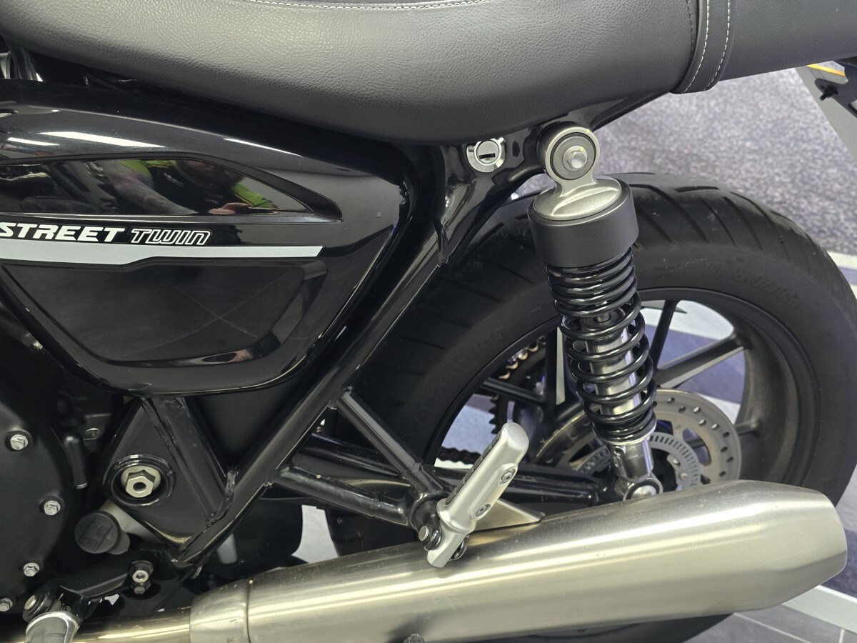 Used Triumph BONNEVILLE STREET TWIN 2020 for sale - 78394180: Photo 15