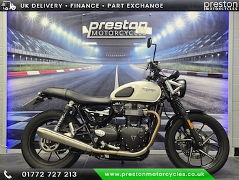 Used Triumph BONNEVILLE STREET TWIN 2020 for sale - bike-78394180: Photo