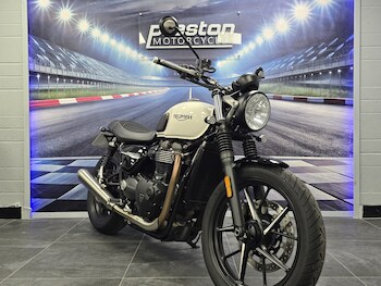 Used Triumph BONNEVILLE STREET TWIN 2020 for sale - bike-78394180: Photo