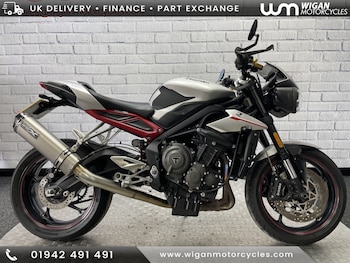 Used Triumph STREET TRIPLE R 2019 for sale - bike-78393401: Photo