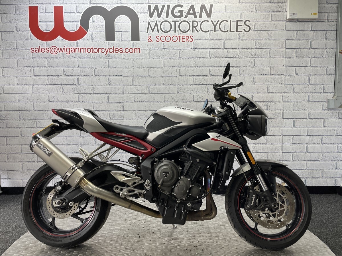Used Triumph STREET TRIPLE R 2019 for sale - 78393401: Photo 2