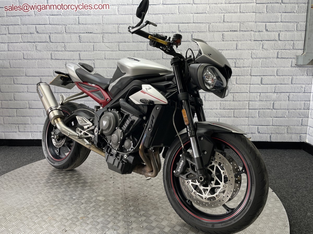 Used Triumph STREET TRIPLE R 2019 for sale - 78393401: Photo 3