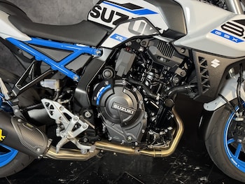 Used Suzuki GSX 800 RQM3 GSX-8S 2023 for sale - bike-79353653: Photo