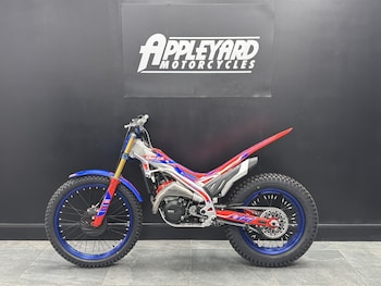 Used Beta SINCRO 300 FACTORY undefined for sale - bike-78395565: Photo