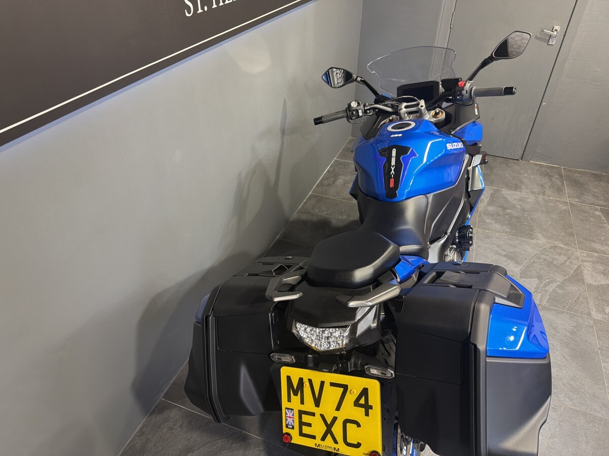 Used Suzuki GSXS 1000 GT+ TOUR M 2024 for sale - 78395682: Photo 11