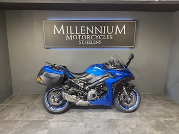Used Suzuki GSXS 1000 GT+ TOUR M 2024 for sale - bike-78395682: Photo