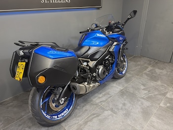 Used Suzuki GSXS 1000 GT+ TOUR M 2024 for sale - bike-78395682: Photo