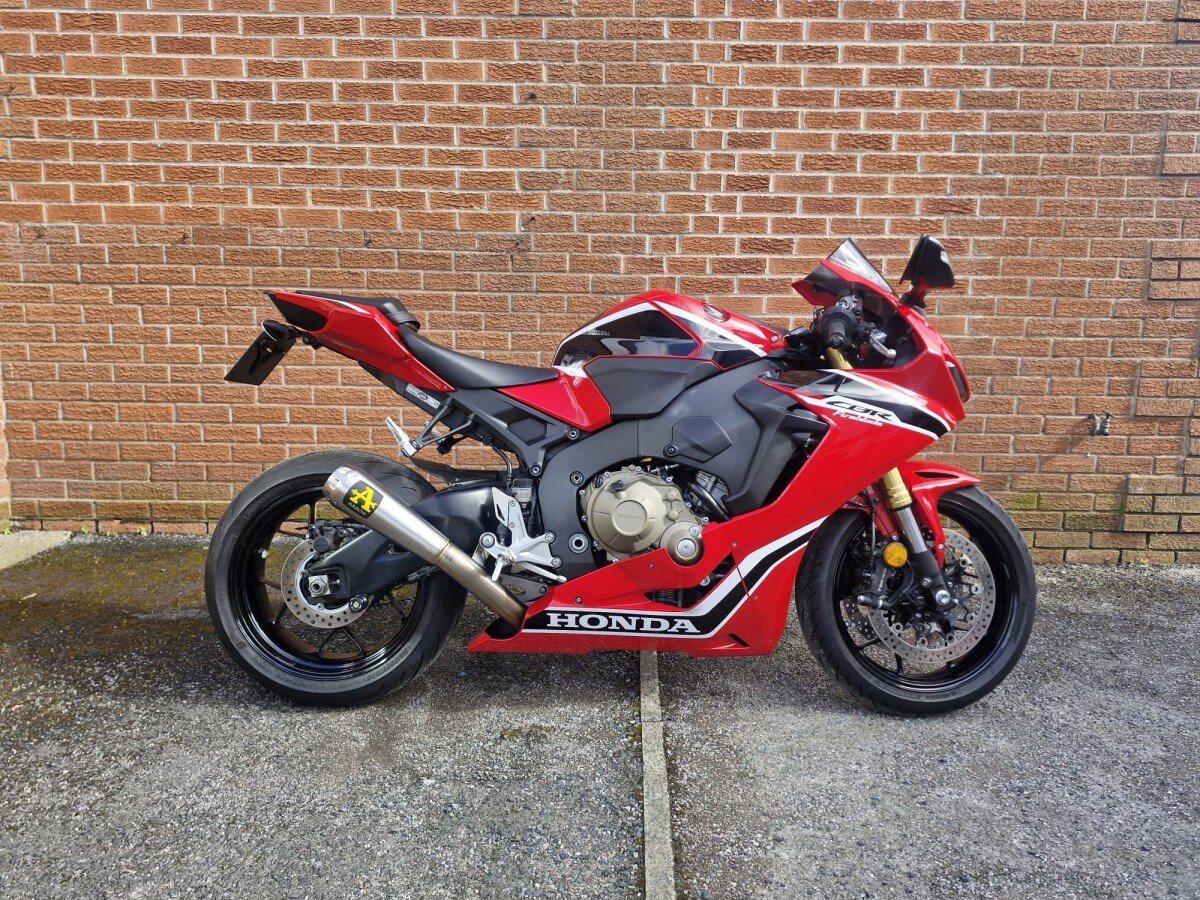 Used Honda CBR 1000 RR FIREBLADE 2017 for sale - 78394269: Photo 13