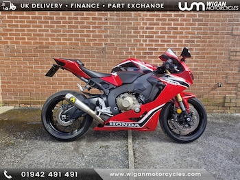 Used Honda CBR 1000 RR FIREBLADE 2017 for sale - bike-78394269: Photo