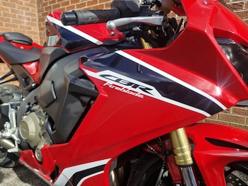 Used Honda CBR 1000 RR FIREBLADE 2017 for sale - bike-78394269: Photo