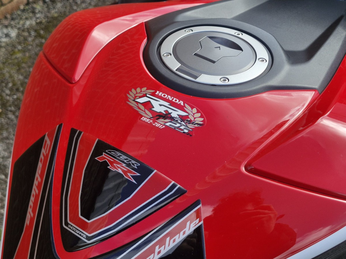 Used Honda CBR 1000 RR FIREBLADE 2017 for sale - 78394269: Photo 4