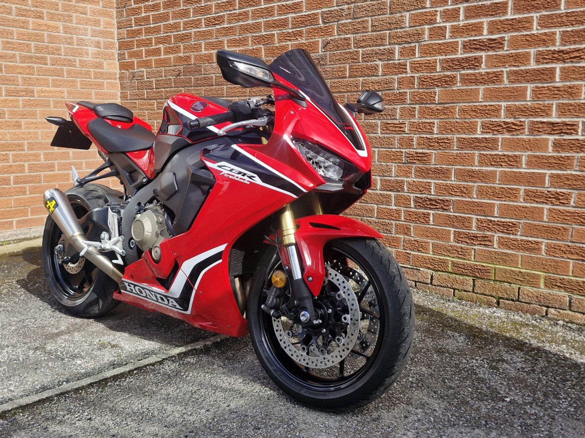 Used Honda CBR 1000 RR FIREBLADE 2017 for sale - 78394269: Photo 6