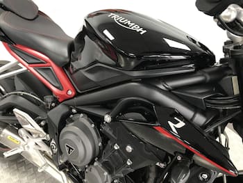 Used Triumph STREET TRIPLE R 2018 for sale - bike-79558545: Photo