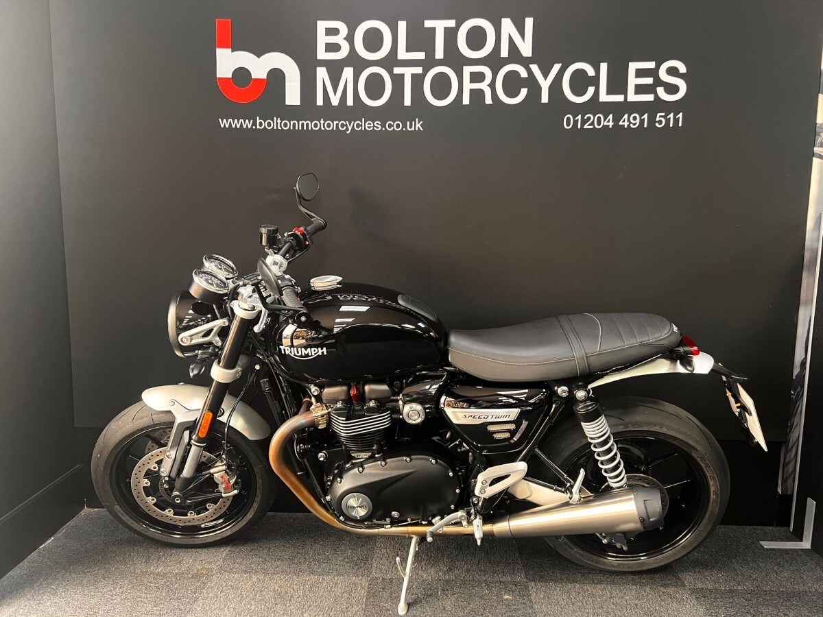 Used Triumph SPEED TWIN 1200 2023 for sale - 78393225: Photo 2
