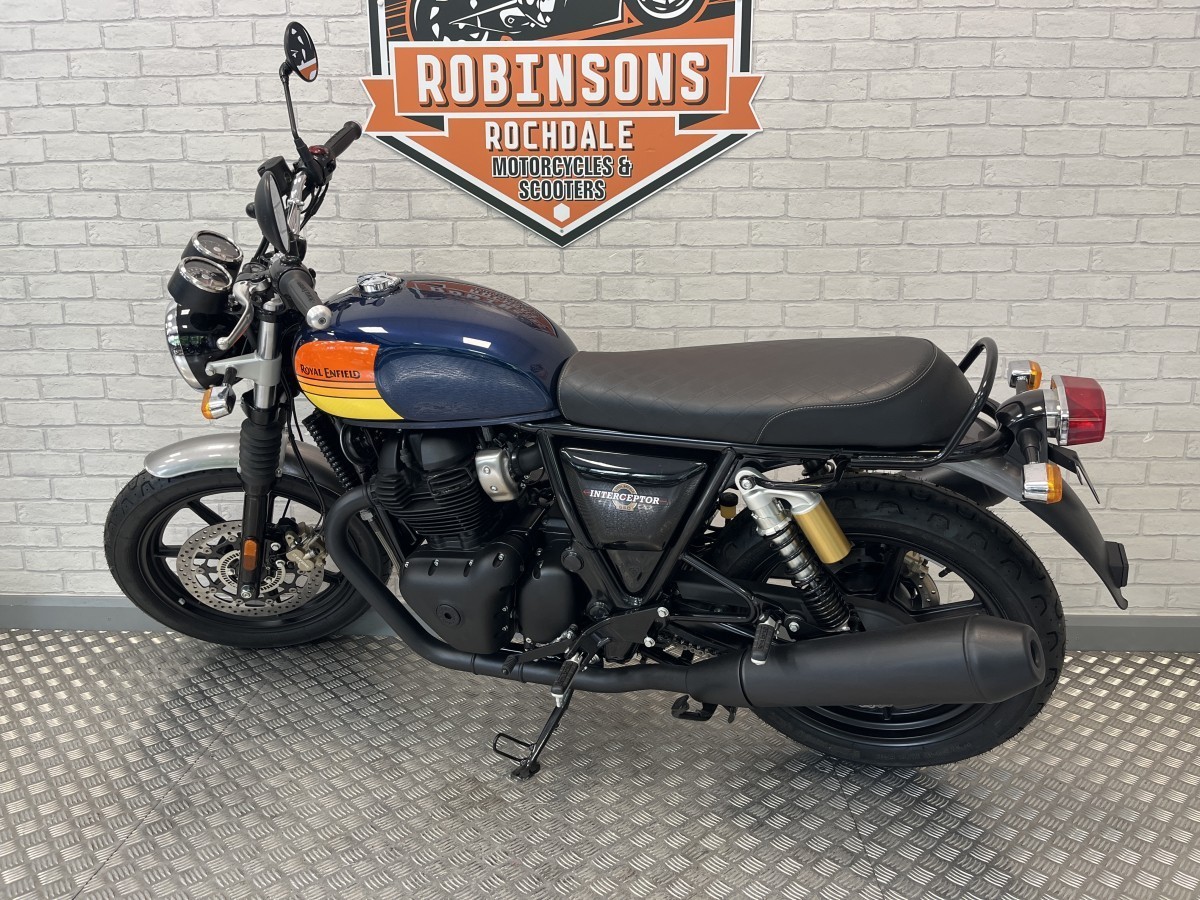 Used Royal Enfield Interceptor 650 Twin Dark for sale - 78396513: Photo 11