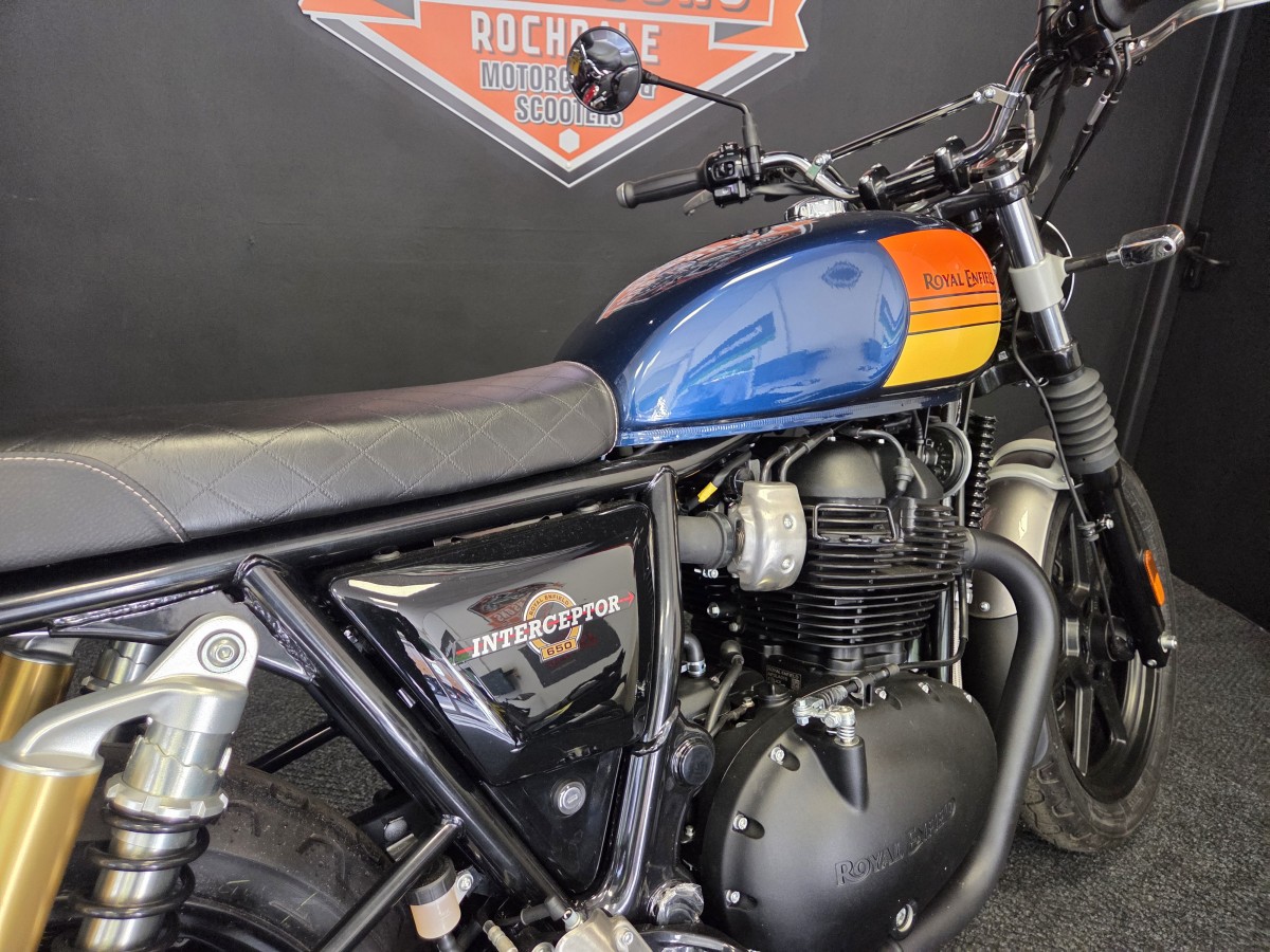 Used Royal Enfield Interceptor 650 Twin Dark for sale - 78396513: Photo 4