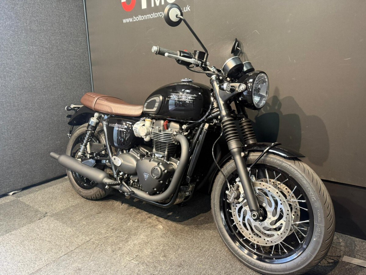 Used Triumph BONNEVILLE T120 BLACK 2025 for sale - 78739964: Photo 4