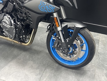 Used Suzuki GSX 800 RQM4 GSX-8S 2024 for sale - bike-79030490: Photo