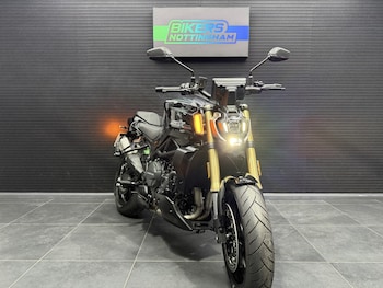 Used QJMOTOR SRK 900 2025 for sale - bike-78394044: Photo