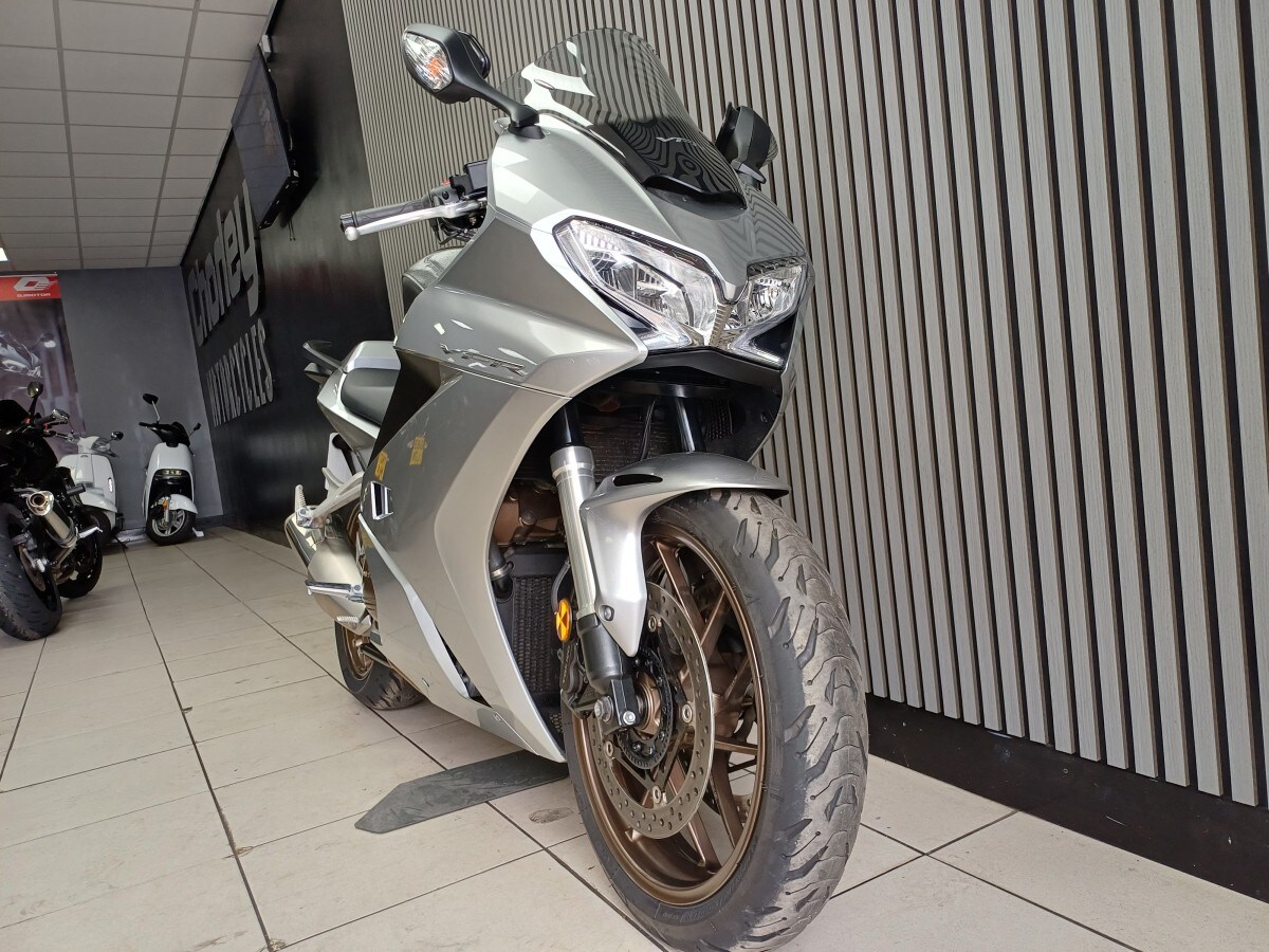 Used Honda VFR 800 F-H 2019 for sale - 78395574: Photo 4