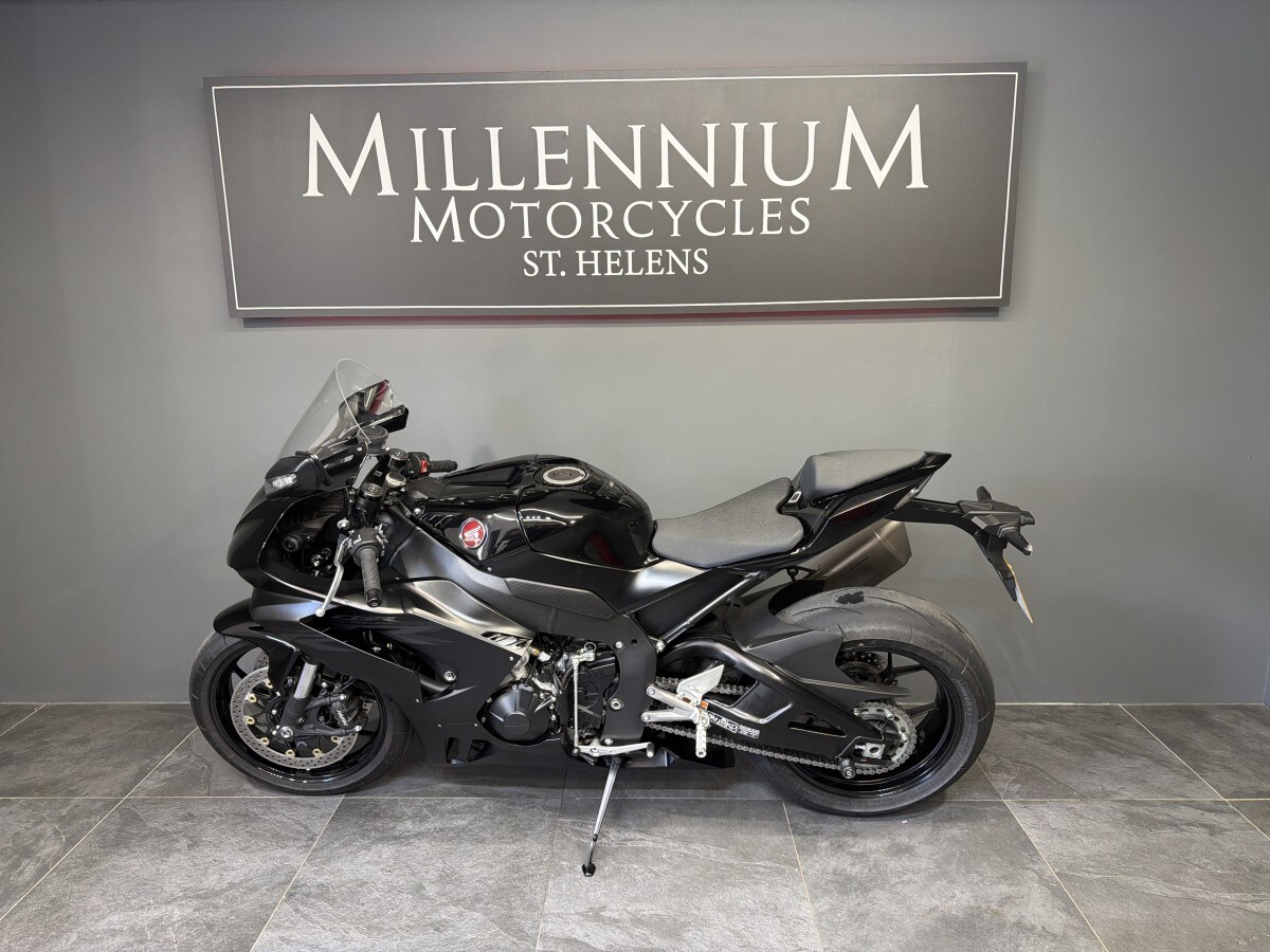 Used Honda CBR 1000 ST-L FIREBLADE WITH ONLY 680 MILES FROM N 2022 for sale - 78446121: Photo 12