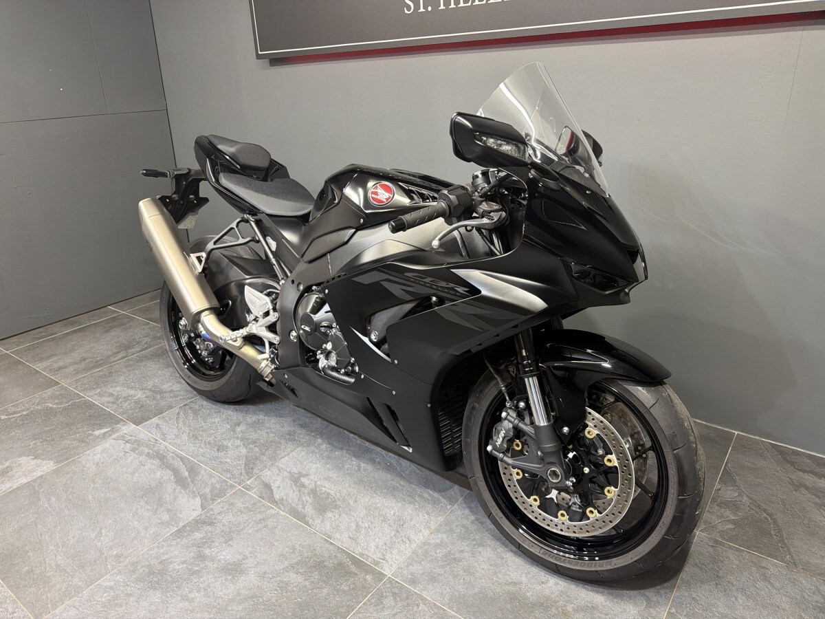Used Honda CBR 1000 ST-L FIREBLADE WITH ONLY 680 MILES FROM N 2022 for sale - 78446121: Photo 3