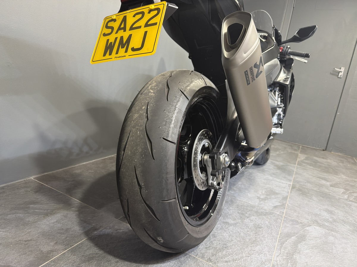 Used Honda CBR 1000 ST-L FIREBLADE WITH ONLY 680 MILES FROM N 2022 for sale - 78446121: Photo 7
