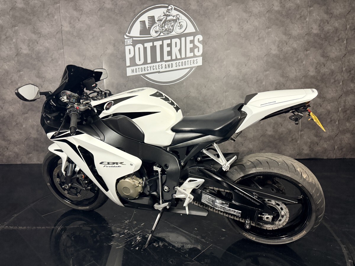 Used Honda CBR 1000 RR-8 2008 for sale - 78396322: Photo 5
