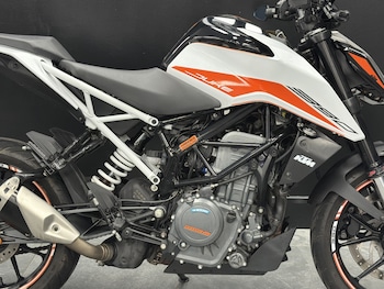 Used KTM 390 DUKE 21 2021 for sale - bike-79138104: Photo