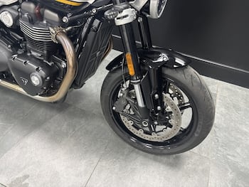 Used Triumph SPEED TWIN 1200 2026 for sale - bike-79651401: Photo