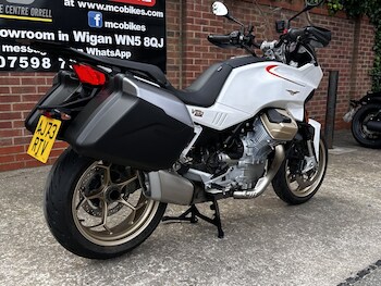 Used Moto Guzzi V100 MANDELLO 2024 for sale - bike-78904387: Photo