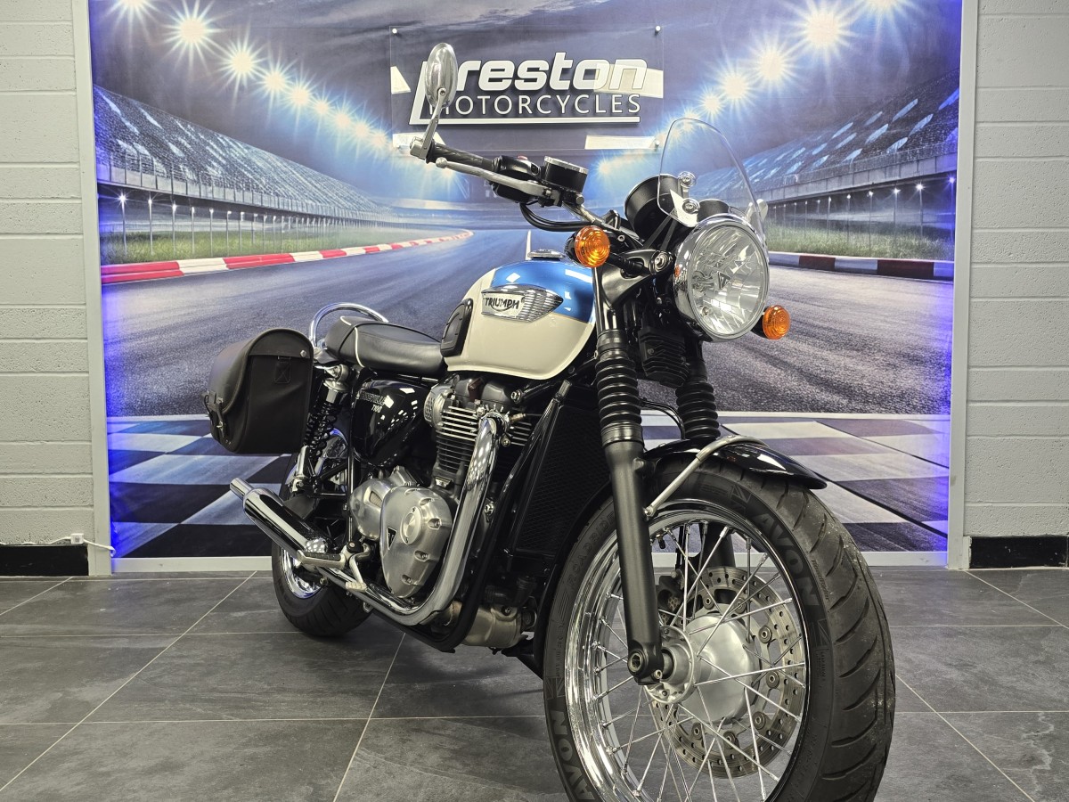 Used Triumph BONNEVILLE T100 2017 for sale - 78750893: Photo 2