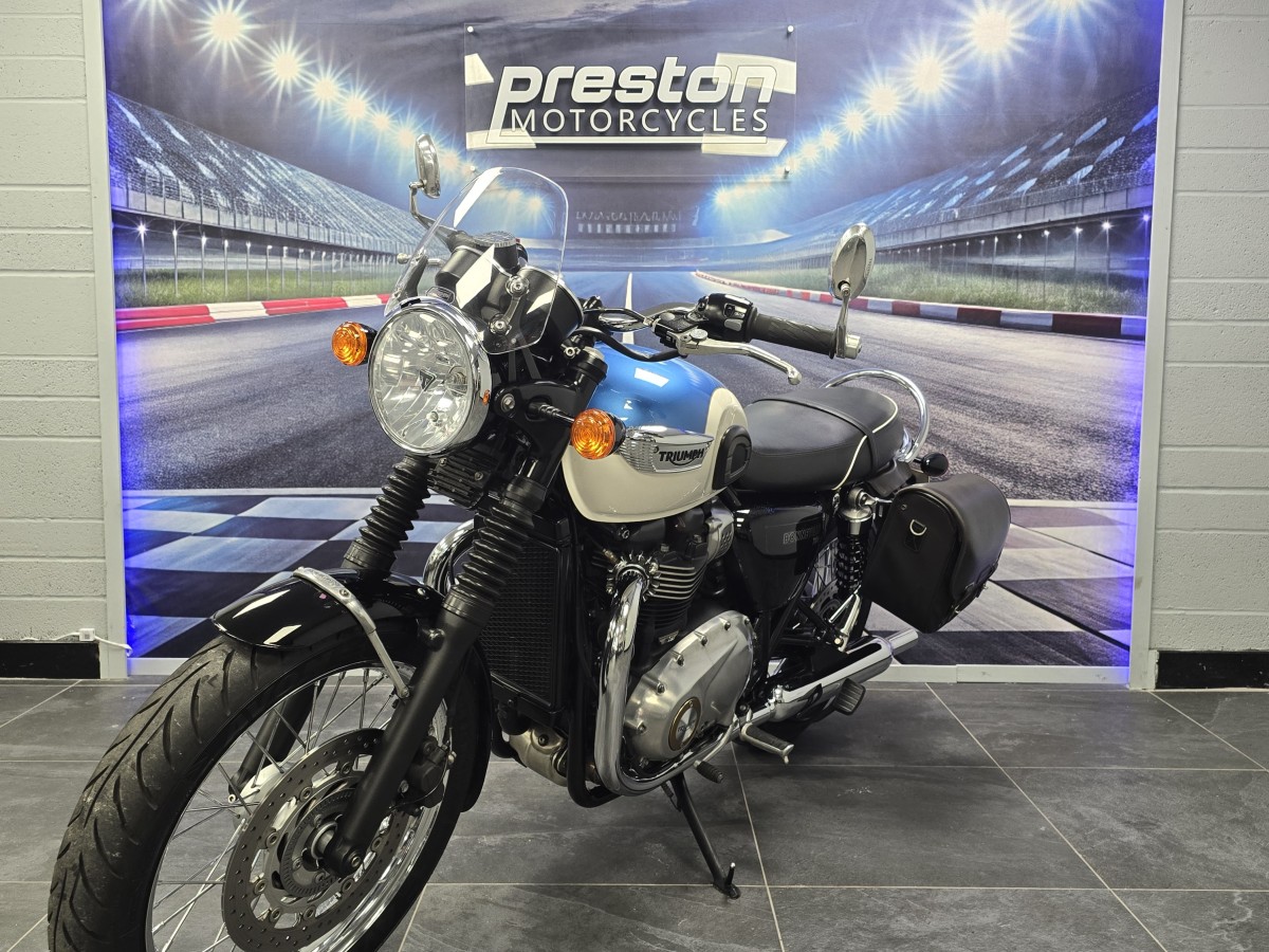 Used Triumph BONNEVILLE T100 2017 for sale - 78750893: Photo 3