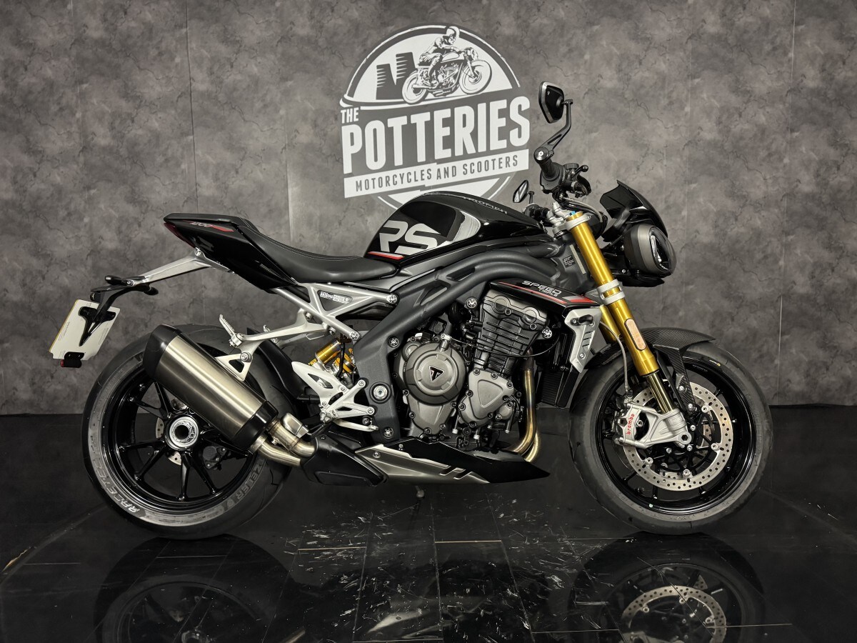 Used Triumph SPEED TRIPLE RS 1160 2022 for sale - 78470437: Photo 2