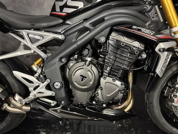 Used Triumph SPEED TRIPLE RS 1160 2022 for sale - bike-78470437: Photo